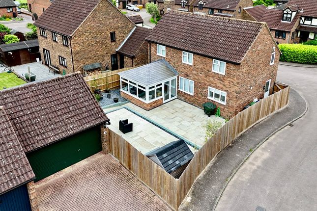 47, Hunters Way, Huntingdon photo 3