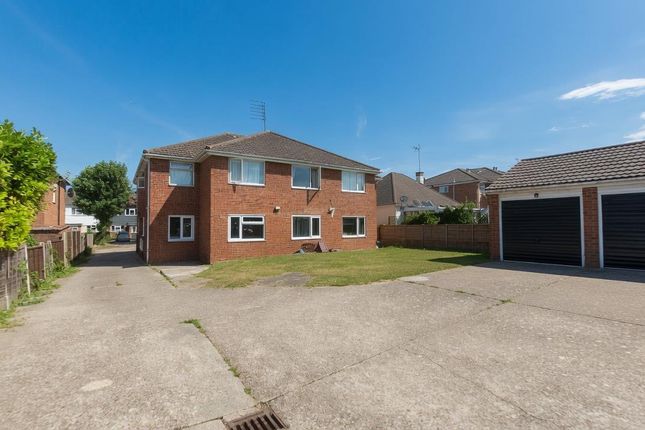 Flat 4, Queen Annes Court, 25 Queen Annes Drive, Westcliff-On-Sea photo 2