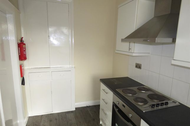 83, Regent Court, Sheffield photo 3