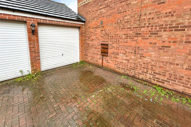 13, Waterside, Coventry photo 2