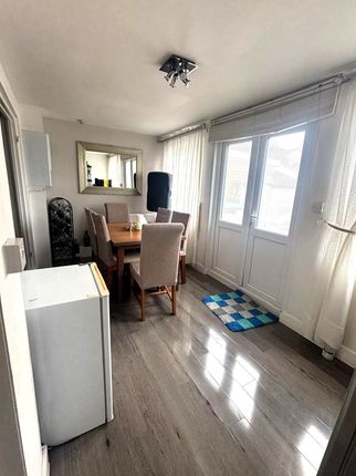23 Rosemead Avenue, Mitcham photo 4