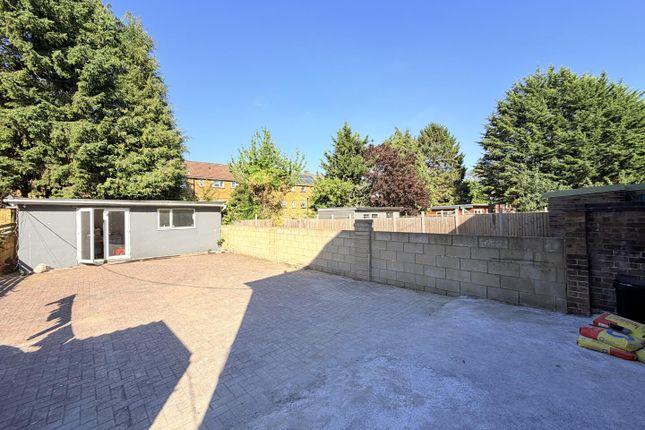 8, Wulwards Close, Luton photo 4