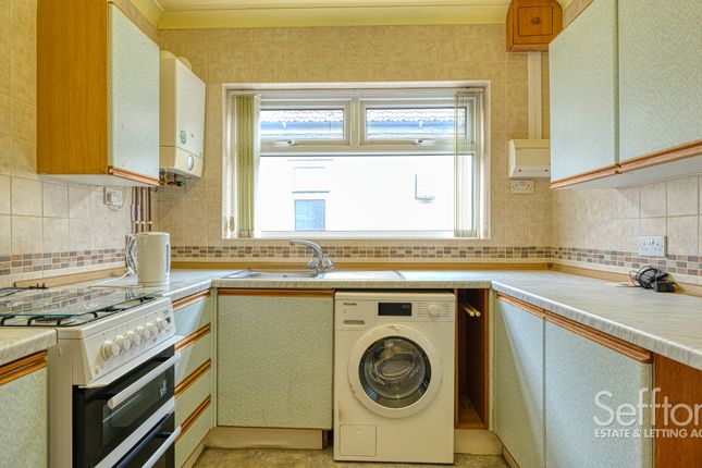 27 South Hill Road, Norwich photo 4