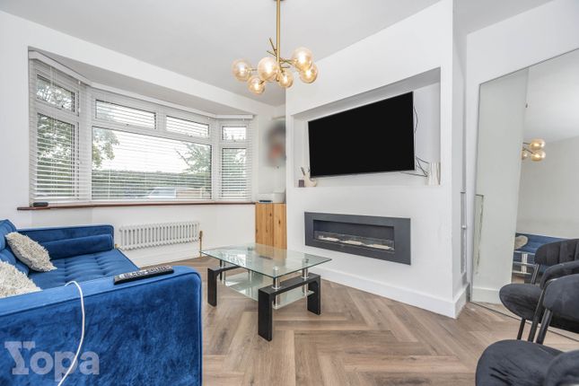 53, James Road, Dartford photo 3