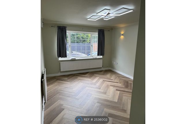 Alder Close, Swindon photo 4