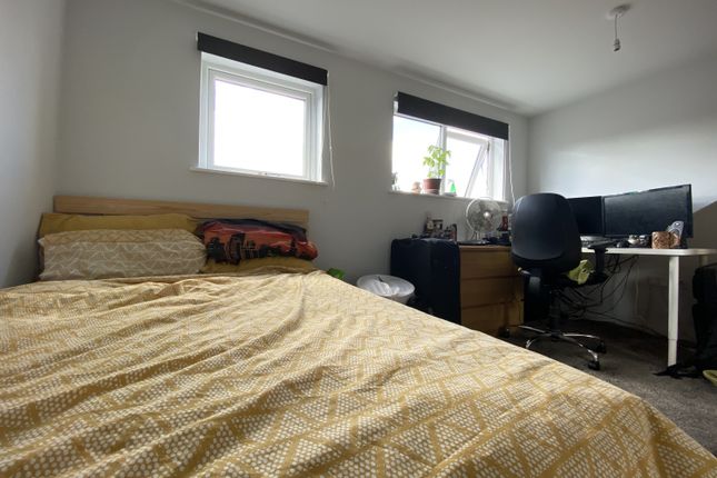 Flat 2, 68, Talygarn Street, Cardiff photo 4