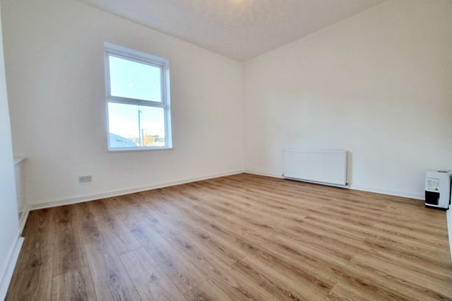 1b 1-3, Lionel Street, St. Helens photo 2