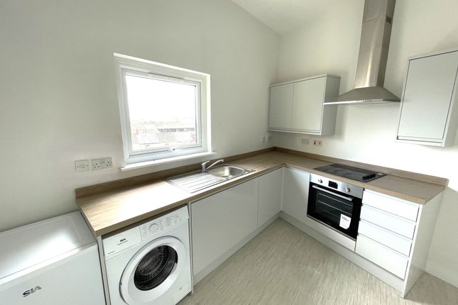 Flat 3, 34 Hanover Street, Swansea photo 2