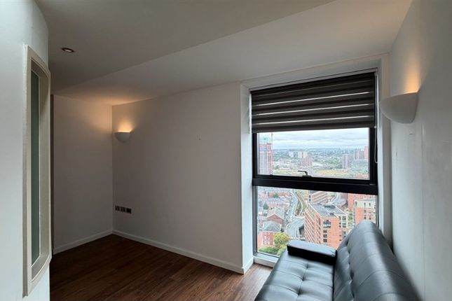 Apartment 2007, Bridgewater Place, Water Lane, LEEDS photo 2