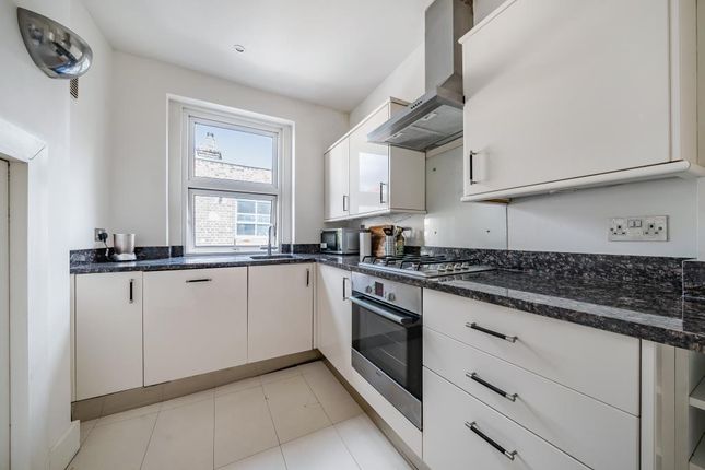Flat for sale in Kensington Mall, Notting Hill