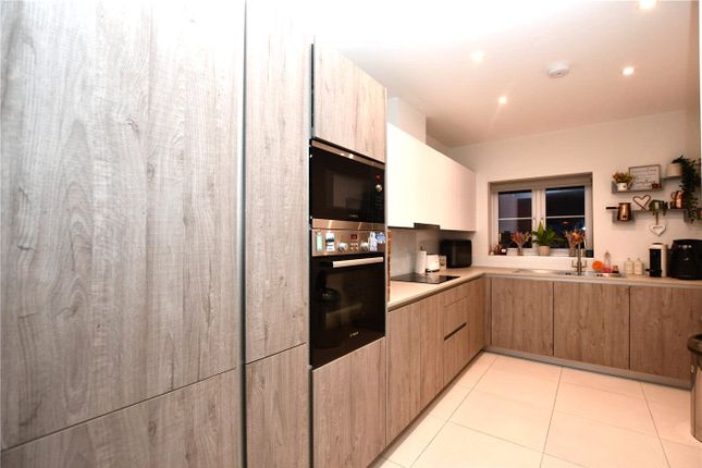 1, Hazylwood, Berkshire photo 4