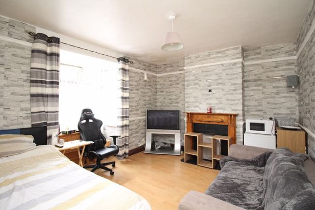 14, Douglas Road, Tonbridge photo 2