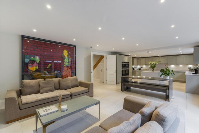 1, Windsor Grey Close, Ascot photo 4