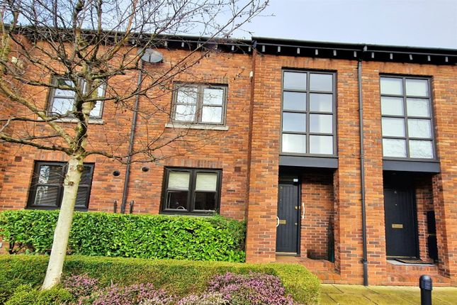 Waterford Place, Heald Green, Cheadle photo 2