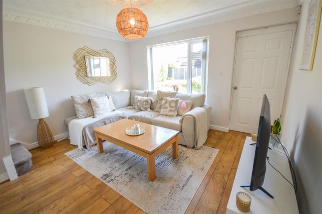 2, Westcroft Drive, Sheffield photo 4