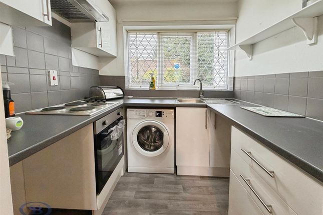 10, Castle Ridge, Newcastle-Under-Lyme photo 3