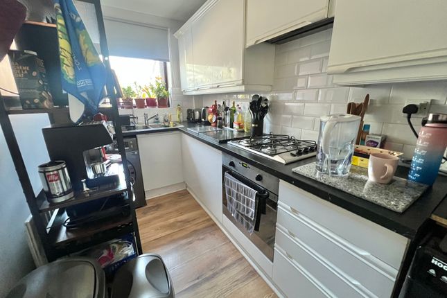 4, Glebefield Gardens, Portsmouth photo 3