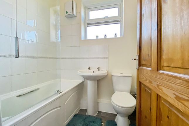 21, The Crescent, Rotherham photo 3