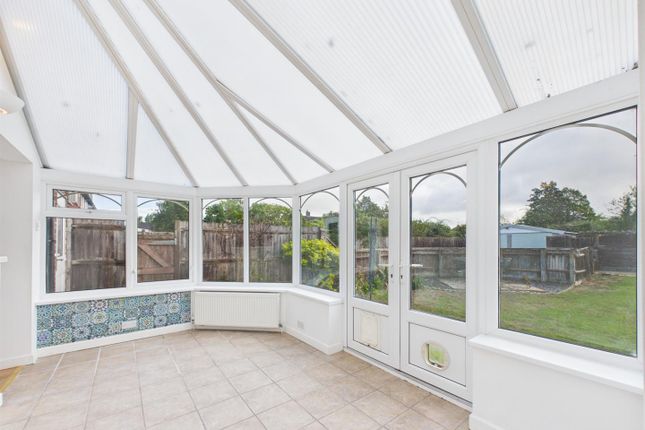 14, Barnsbury Avenue, Aylesbury photo 4
