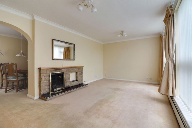 2, COTSWOLD DRIVE, LEEDS photo 4