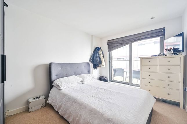 Flat for sale in East Carriage House, Woolwich Riverside, London