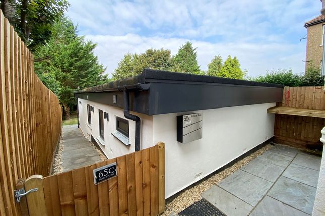Thumbnail Bungalow to rent in Roberts Road, High Wycombe