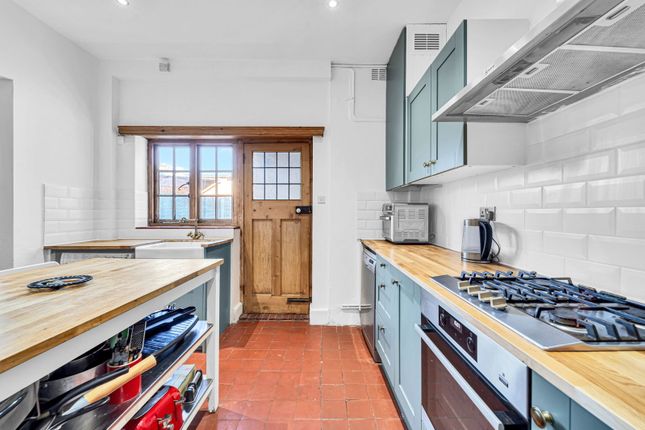 33, High Road, West Byfleet photo 4