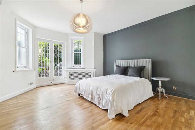 Flat for sale in Redcliffe Gardens, London