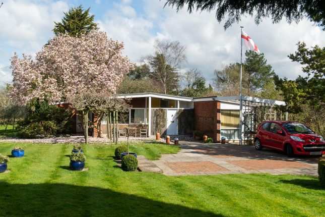 Thumbnail Bungalow for sale in Clifford Chambers, Stratford-Upon-Avon, Warwickshire