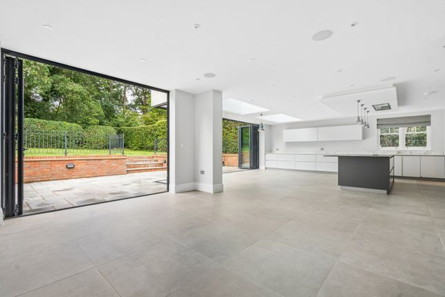 Rosemary Cottage,, The Ridgeway, Gerrards Cross photo 4