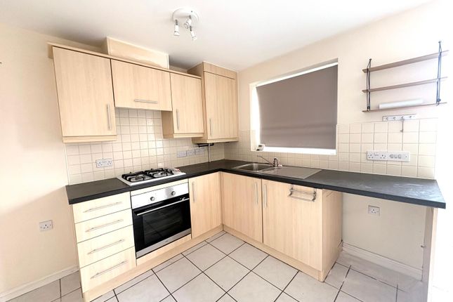 6, Naylor Green, ELLESMERE PORT photo 4