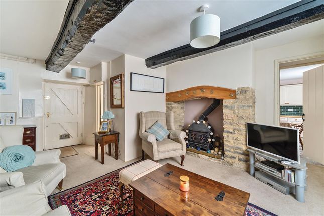 8A, The Square, Beaminster photo 4