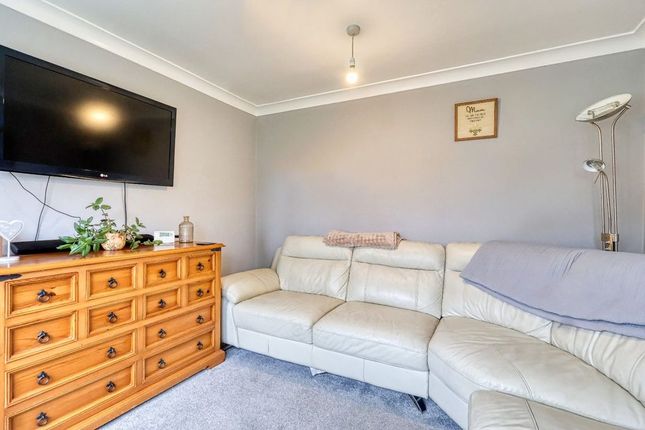 62, Fieldside, Doncaster photo 4