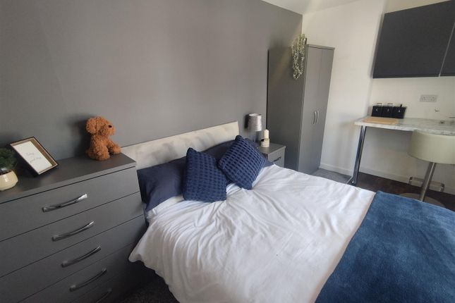 Room 3, 2, Portland Street, Sutton-In-Ashfield photo 4