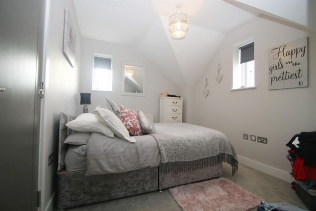 Flat to rent in Fairfield Road, Brentwood, Essex