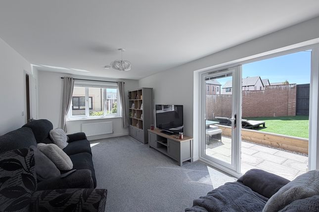44 Gwern Gwynfael, Cardiff photo 4