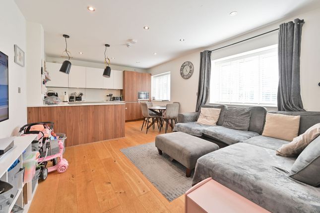 Grand Union Apartment, Watford photo 2