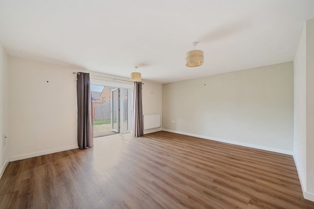 15 Sidney Martin Road,, Bordon, Hampshire photo 3