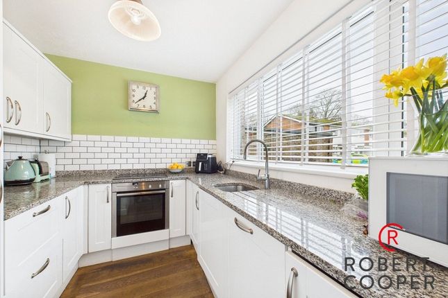 20, Farthings Close, Pinner photo 2
