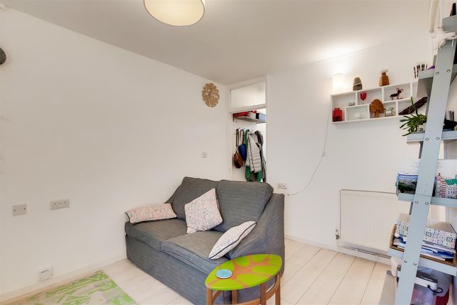 Studio for sale in Teversham Lane, London