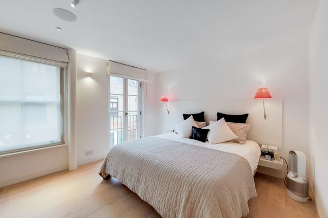 Mews house for sale in Thornton Place, London