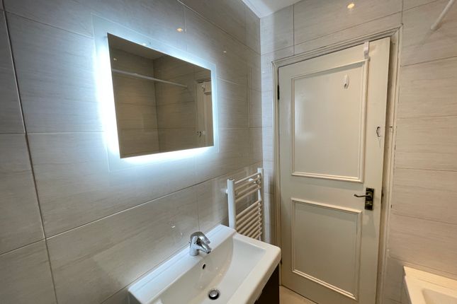 Thumbnail Flat for sale in Old Brompton Road, Earls Court, London