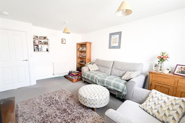 19, St. Martins Road, Eastbourne photo 3