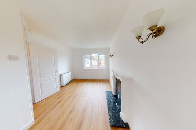 Flat for sale in East Thurrock Road, Essex