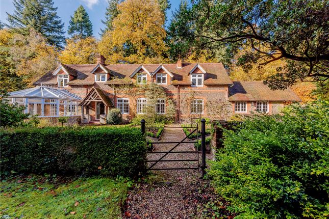 Strutt Parker Farnham Gu9 Property For Sale From Strutt
