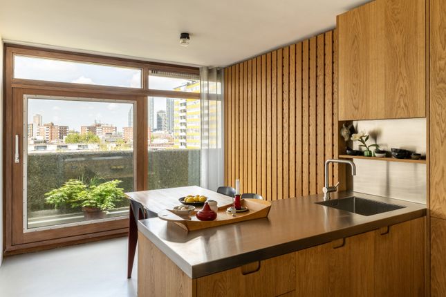 Flat for sale in Bunyan Court, Barbican, London