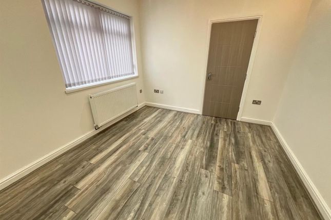 70,,, Manor House Road, Wednesbury photo 4