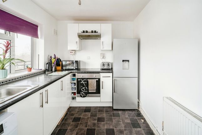 Flat for sale in Tanys Dell, Harlow