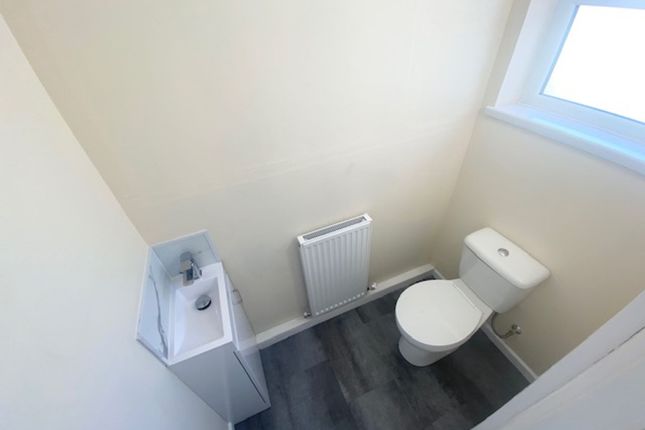 14 Eddleston Walk, Hartlepool photo 2