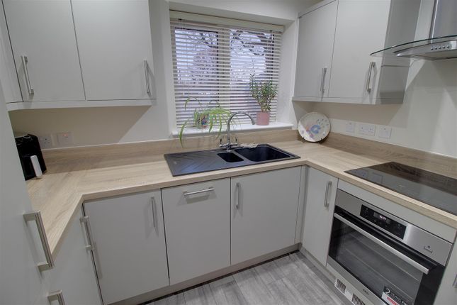 2, Sycamore Close, Newent photo 3